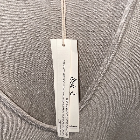 VICI:((NWT)) beige plunge neck super soft sweater - Picture 4 of 13